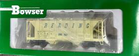 93541 Bowser 42767 Ho Scale Rtr #42767 70 Ton Covered Hopper Reading -sand #93541 Nib