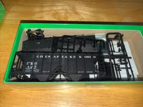 55602 Bowser #55602 Ho Scale C And O Acf 70 Ton 2-bay Covered Hopper. Nos