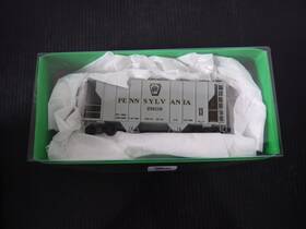 56201 Bowser 820024431105 Ho Scale 70-ton 2-bay Hopper Kit Prr Circle Keystone Vhtf