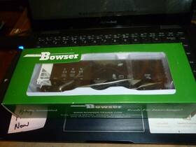 135244 Bowser Manufacturing 43515 Ho Scale 100 Ton Hopper Chicago And North Western Cnw C&nw
