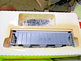 0001-009518 Con-cor N&w 76560 Ho P-s 2 3 Bay Covered Hopper10 Round Roof Hatches New Kit
