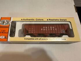 Con-cor 0001505 Con-cor Ho Scale Union Pacific 100-ton Hopper Kit Up 36124 Model Train Boxed