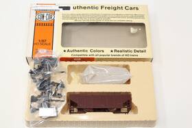 002-006107 Con-cor Ho 2 Bay Operating Hopper Car Undecorated Brown Kit