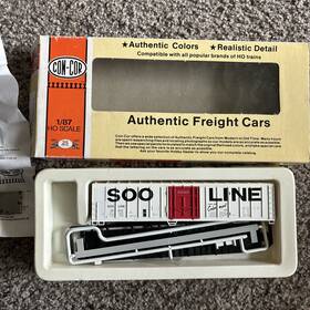 009807 Con-cor 009897 Ho Gauge Soo Line 57ft Mechanical Reefer Box Car Kit Unbuilt