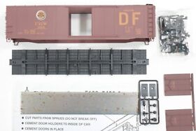 5126 Ho Accurail Chicago Great Western 50ft Plug Door Riveted Steel Boxcar New Kit