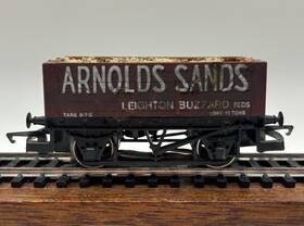 R097 Hornby Oo Arnold Sands 5 Plank Open Wagon Weathered With Load - Nice