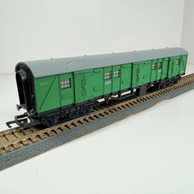 R4057 Hornby Oo Scale Sr Bogie Luggage Van Malachite #2330