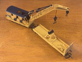 Hornby R6365 Railways - Yellow Breakdown Crane Oo Scale Model Railway Accessory