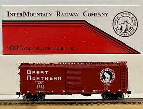41005-02 Intermountain Ho. Built Kit.great Northern 12 Panel 40 Box Car. Vermillion Red