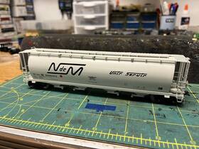 45131-01 Intermountain Ho Cylindrical Covered Hopper Ndem 118693