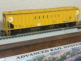 45376 Intermountain Cargill Grain Cylindrical Rib Side 18 Covered 3-bay Hopper Car Ho Scale New