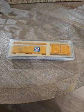 60524-03 Intermountain 45524-11 Ho Scale Morrell Class R-40-23 Reefer #9758
