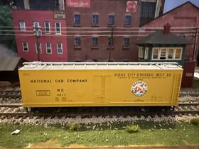 47730 Intermountain 02 Ho-scale Sioux City Dressed Beef Wood Reefer Car Yellow #3011