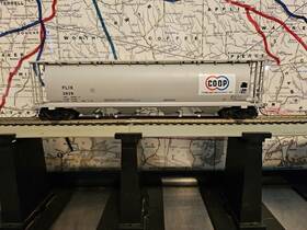 60108-xx Intermountain Ho Scale Cylindrical 4-bay Hopper Farmland Coop