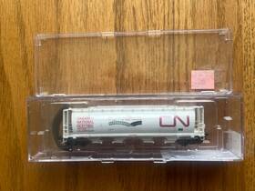 Intermountain 65104-43 N Scale 65202-04 Cylindrical Covered Hopper Canadian National