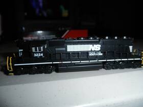 69388s2 Intermountain Norfolk Southern - High Hood Sd40-2 With Dcc And Sound