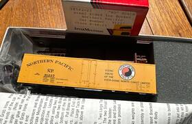 40502-23 Intermountain Railway Co. Ho Kit #40502-23 Steel Side Ice Bunker Northern Pacific #91237 Ny