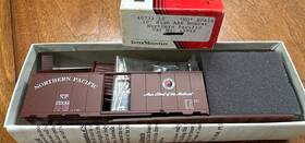 40733-10 Intermountain Railway Co. Ho Kit #40733-10 10 High Aar Box Car Northern Pacific #15942 Ny