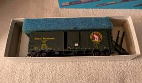 41010-03 Intermountain Railway Company Ho Kit #41010-03. 12 Panel 40 Boxcar Great Northern #2529