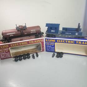 K-19902 K-line K6322 Pr. Of Two Freight Cars With Needs B&o Boom Car Prr Tank Obs