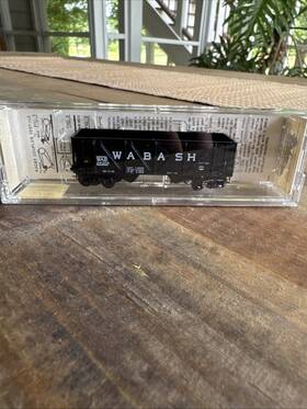 57060 Kadee N Scale 33ft Twin Hopper Wabash