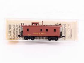 104093 Kadee / Micro-trains Line 50140 N Mtl B&m Boston And Maine Offset Cupola Caboose #104093