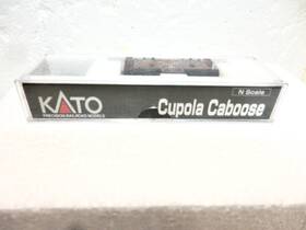 478124 Kato #478124 Pennsylvania Rr -pittsburgh-cupola Caboose -n Scale-lnwthbox-look