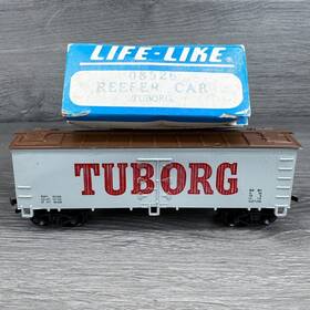 08526 Life-like Ho Scale Reefer Box Car Tuborg Freight Train