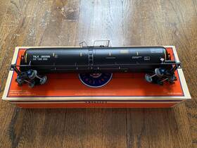 3-rail Lionel 192692 Tilx Black 30k Tank Car Slightly Damaged