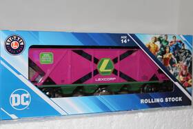 2328100 Lionel #2328100 Dc Lexcorp Kryptonite Illuminated Hopper