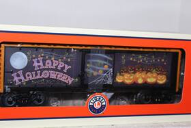 2328370 Lionel #2328370 Halloween Spooky Sounds Illuminated Boxcar