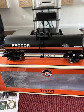 2343051 Lionel - Unibody Tank Car Inch Procor #28030 In Box Excellent