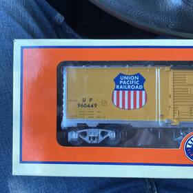 2428340 Lionel Union Pacific Boxcar #960449 O Gauge Box Car Freight Train New