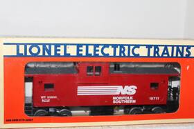 6-17911 Lionel #19711 Norflok Southern Extended Vision Caboose