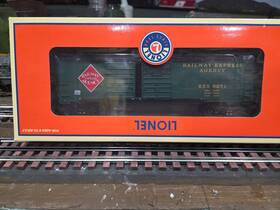 6-26869 Lionel O Gauge Railway Express Agency Jumping Hobo Operating Boxcar Ln