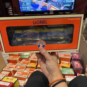 6-29611 Lionel Sunoco Single Dome Tank Car O Gauge Yellow Blue Die-cast Metal 6-29611 Lionel Sunoco Single Dome Tank Car O Gauge Yellow Blue Die-cast Metal