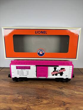 6-39330 Lionel O Monopoly St. Charles Place Box Car With Pink 2010