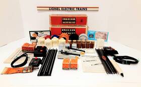 1019 Lionel #6462 #3562 #1019 Large Lot Gondola / Flatcar Loads Plus More Vintage Items Some With Boxes