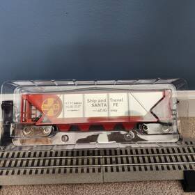 279-3048 Menards Santa Fe Hopper With Load #