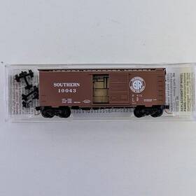 02000530 Micro-trains N Scale 40ft Std Box Car With Interior Freight Load - Southern