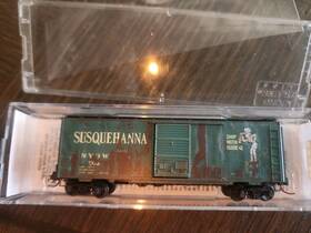 02044670 Micro-trains N Scale 40ft Standard Box Car Weathered Susquehanna
