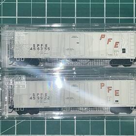 081-00-070 Micro-trains New N-scale Pair 51 Reefer Pfe 59.90
