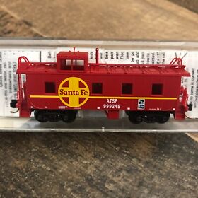100030 Micro Trains Santa Fe N Scale 36foot Riveted Steel Side Caboose Red