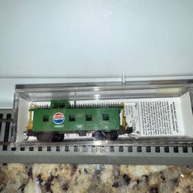 100080 Micro-trains Pepsi-cola 36ft Steel Side Caboose N Scale Mtl #100080