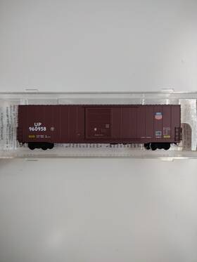 960958 Micro-trains 104030 N Scale Union Pacific 60ft Excess Height Boxcar #960958