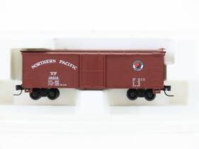 13901-2 Micro-trains Z Scale Kadee Mtl Np Northern Pacific 40ft Box Car #38572