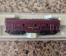 17005-2 Micro-trains Z Scale F7 B-unit Dummy Locomotive Lehigh Valley Line