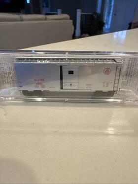 20586 Micro-trains N Scale Mtl 40ft Box Car Alton Railroad