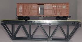 29010 Micro-trains 40ft Outside Braced Boxcar N Scale Freight Car