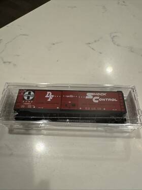 31340 Micro-trains N Scale Mtl 50ft Box Car Atchison Topeka And Santa Fe